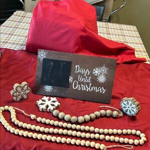 Christmas Countdown Chalkboard with Wooden Beads and Wooden Snowflakes sku#87